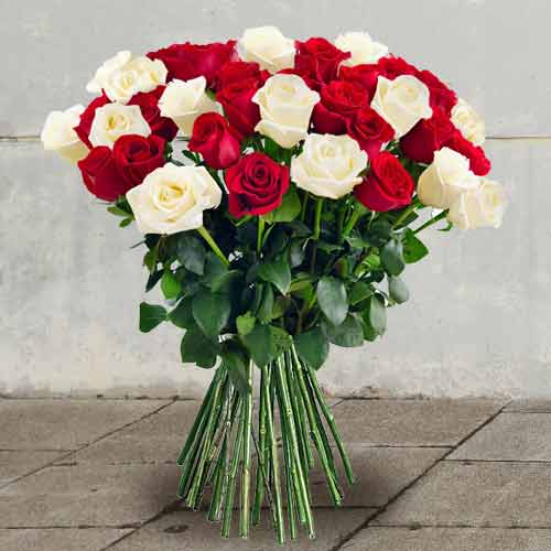 25 White And Red Rose Bouquet-Send 25 Rose Bouquet