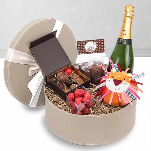 Sparkling Gift Hamper-Send Candy and Wine in France