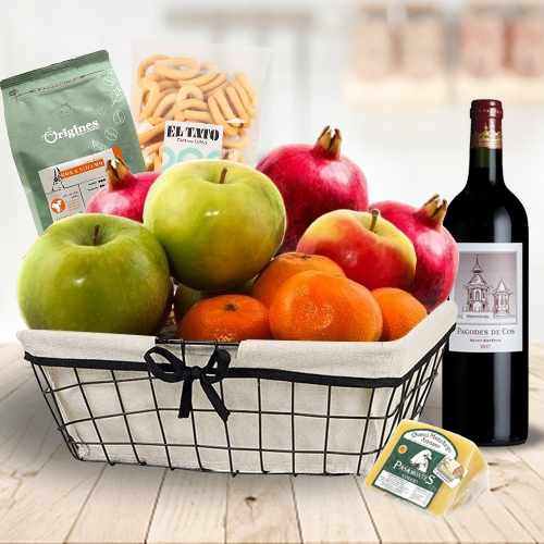 Luxury Fruits And Treats Gift Set