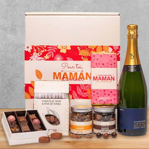 Sweet Love Chocolate Hamper For Mom