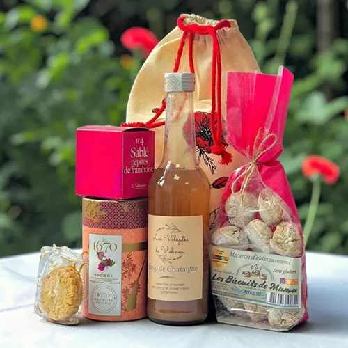 “There Poached Gourmande” Gift Set With Syrup, Tea & Sweet Treats | Deluxe Artisan Gift Bag