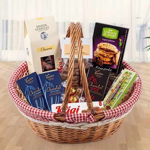 - Luxury Chocolate Gift Basket Delivery | Ultimate Chocolate Lovers Box 