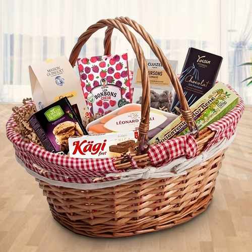 - Romantic Sweet Gift Basket Delivery | Sweet Treats Collection 