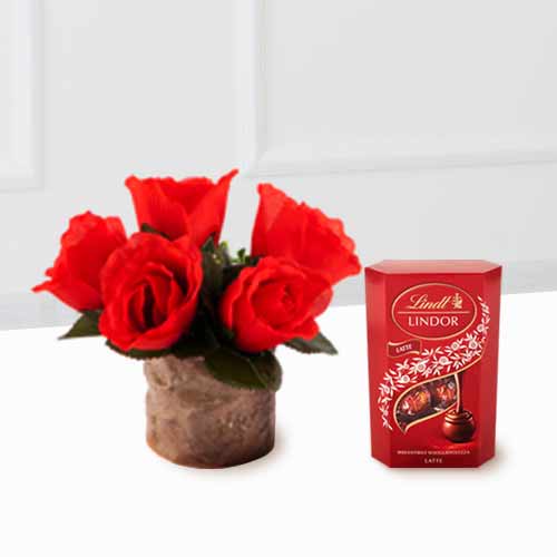 Red Roses With Lindt