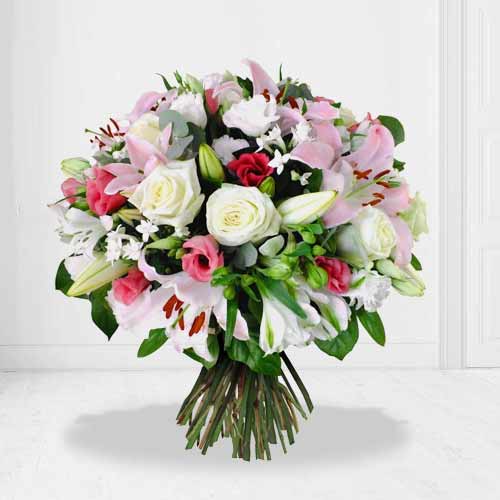 Bouquet Of Roses And Lilies