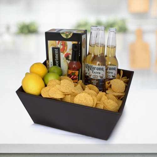 A Fantastic Picnic Gift Basket-Picnic Hampers Ideas